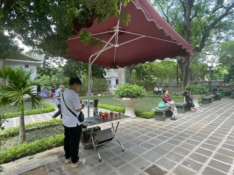 ハノイ観光で知っておきたいベトナムのお寺参り・旧暦1日・15日に受け継がれる伝統文化・ハノイ文化